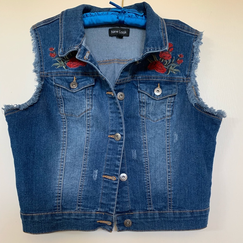 Denim cropped vest rosebud design